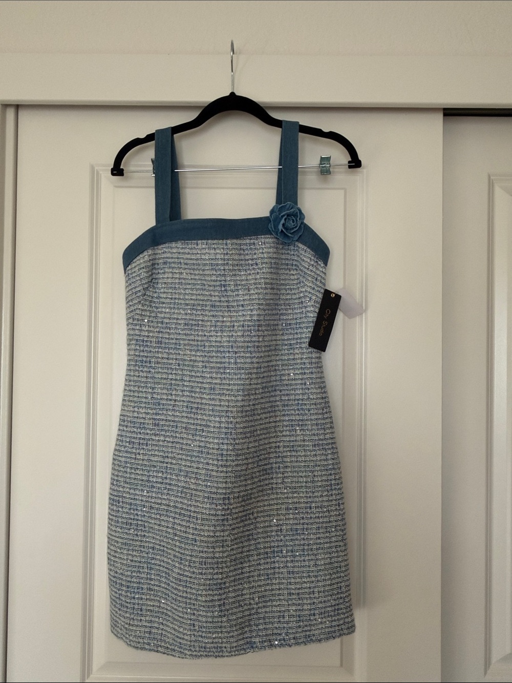 Sleeveless Blue Tweed Shift Dress with denim accents and Rosette size 5/6 Macy‘s